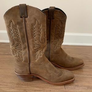 Ariat Heritage R Toe Western Boot, Size 8 Medium
